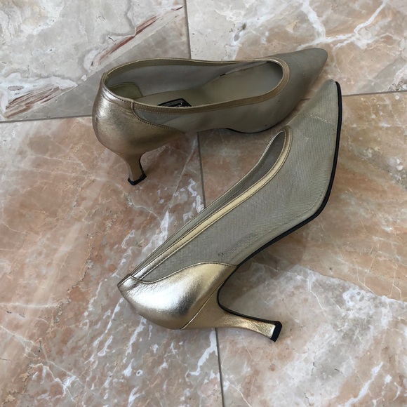 Shoe - Picture 2 of 2